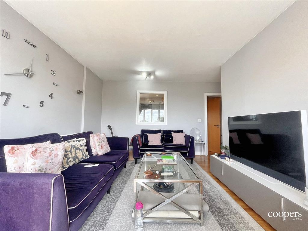 Property photo 2 of 9 Lounge 2 (1).Jpg