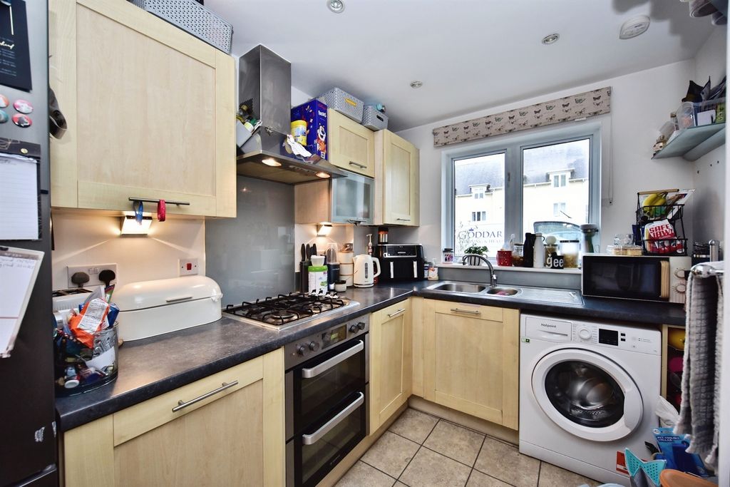 Property photo 3 of 11