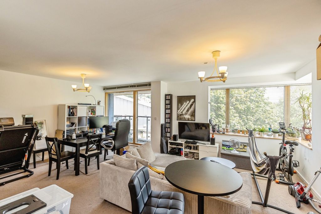 Property photo 2 of 13 Pbox-Img.Jpg