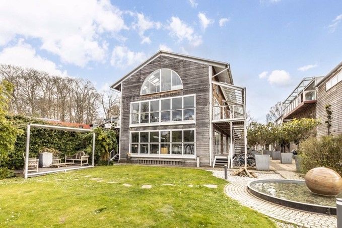 Property photo 2 of 6