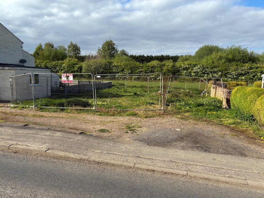 Property photo 1 of 2