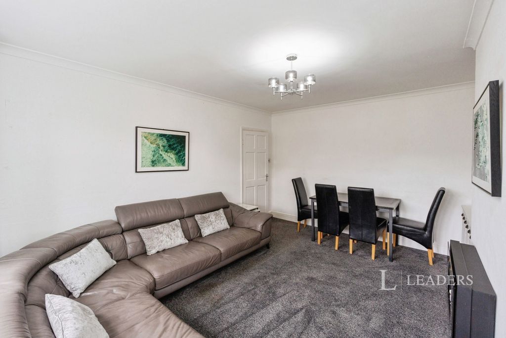 Property photo 3 of 19 Pbox-Img.Jpg
