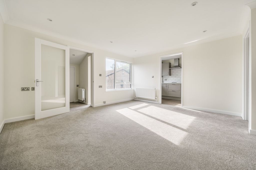 Property photo 3 of 7 Brochure