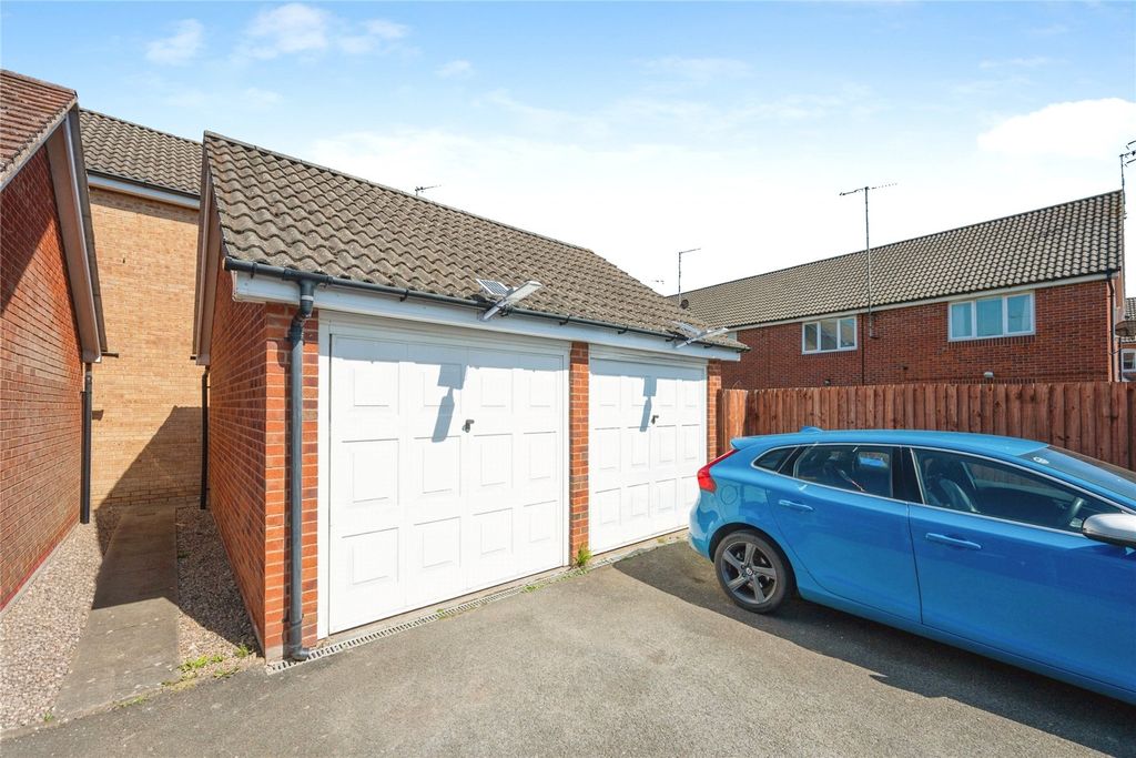 Property photo 3 of 13 Garage &amp; Rear Access