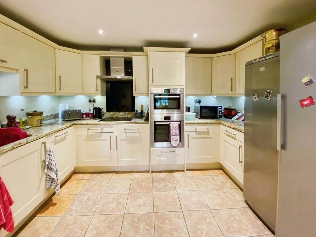 Property photo 2 of 22 8.Jpg