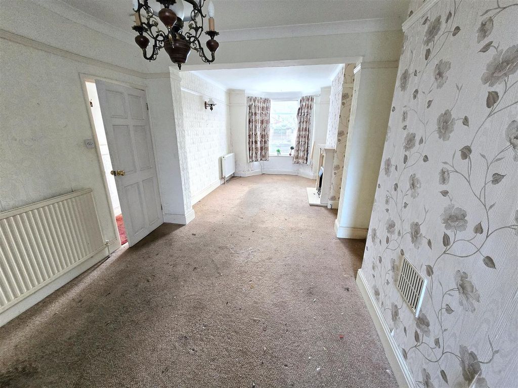 Property photo 2 of 9 Lounge/Diner