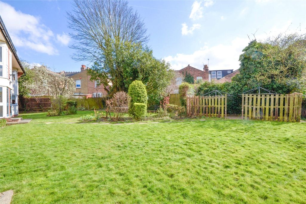 Property photo 1 of 13 Communal Gardens A