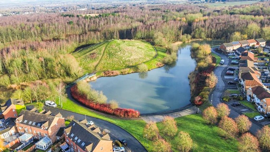 Property photo 2 of 18