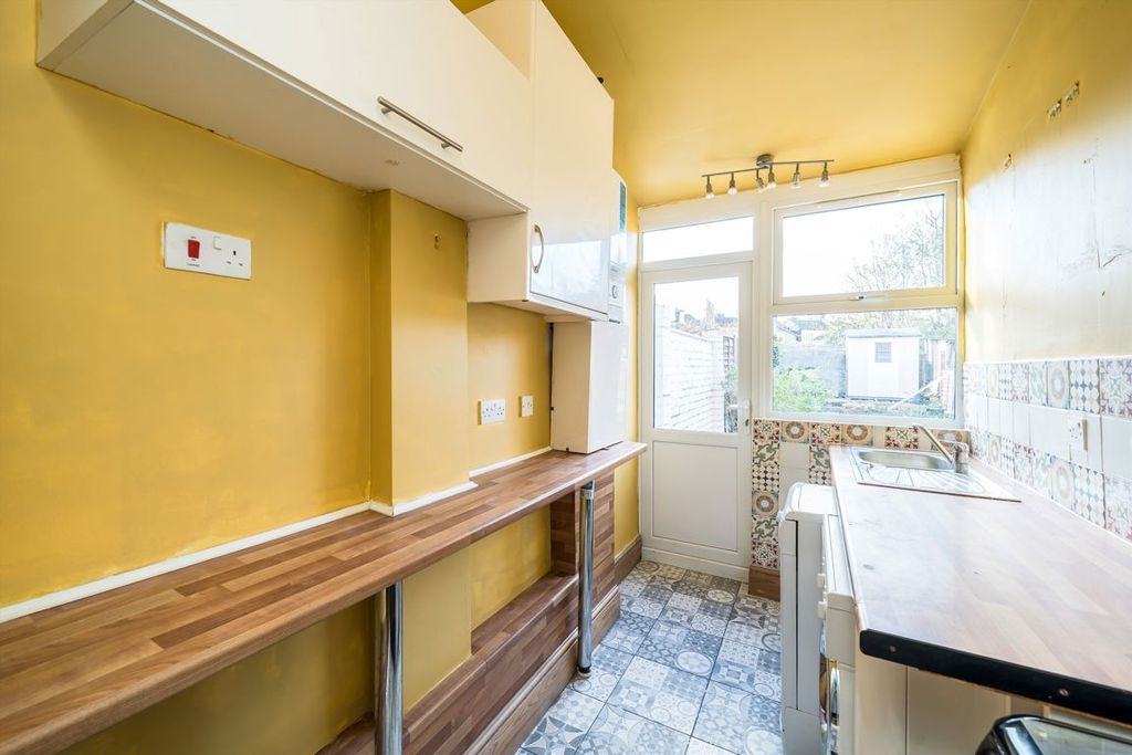 Property photo 3 of 7