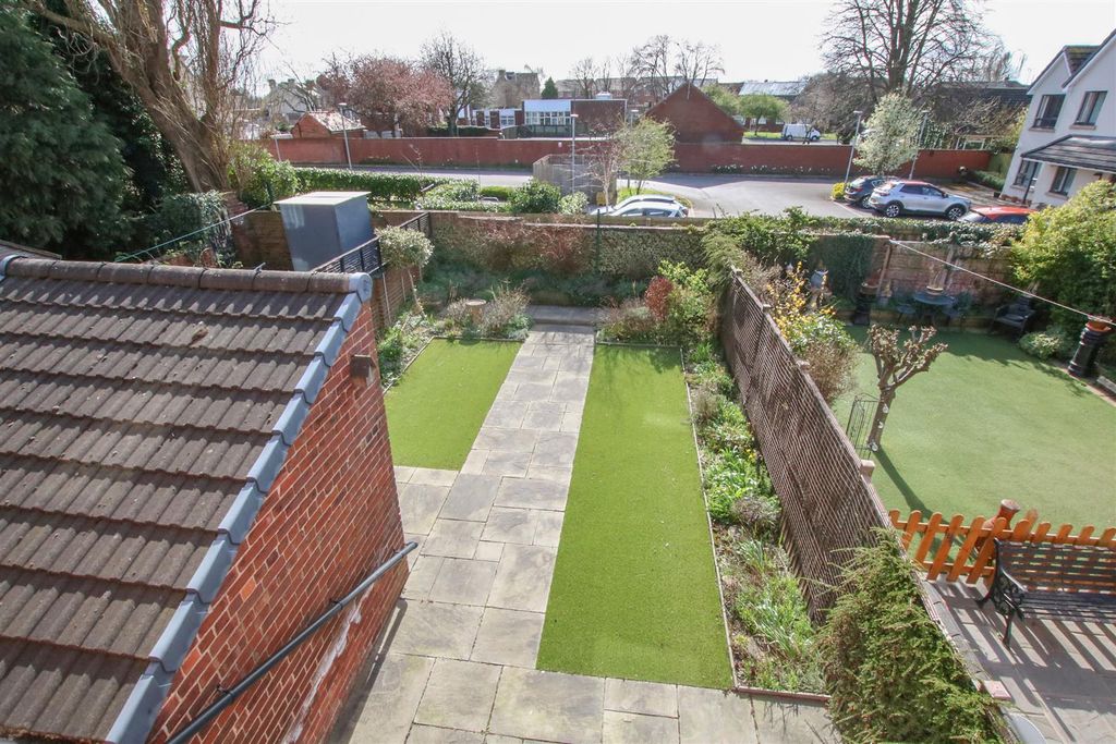 Property photo 2 of 18 Rear Garden