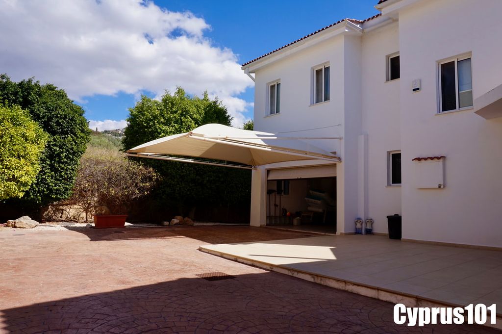 Property photo 3 of 40