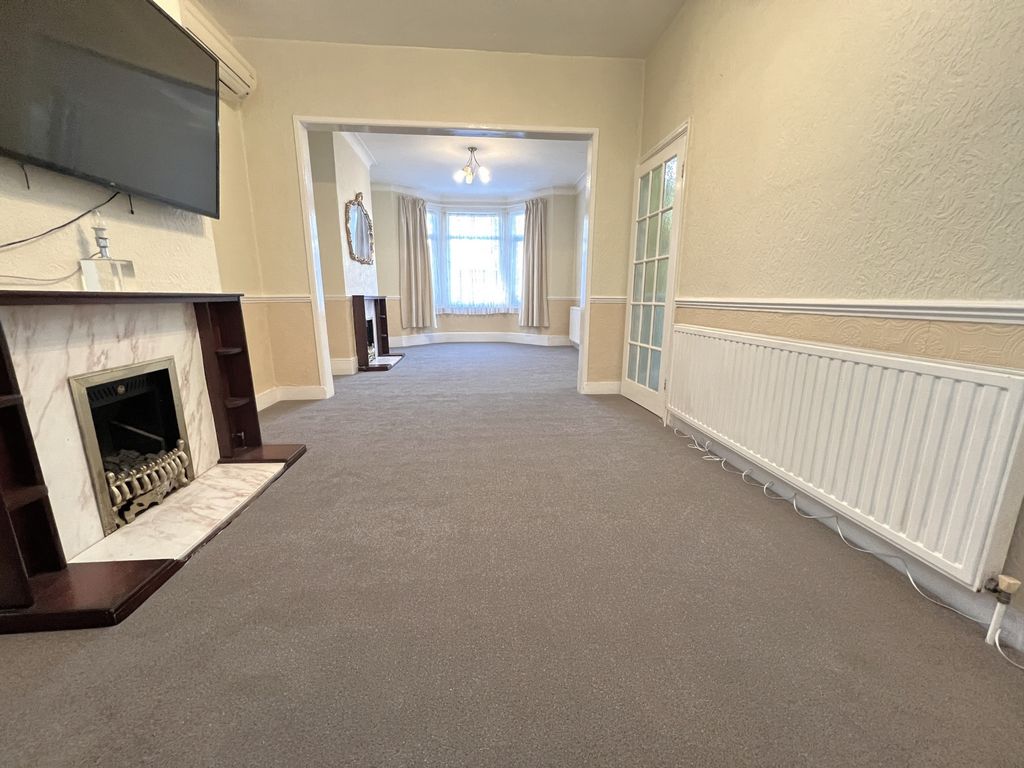 Property photo 3 of 17 Photo 5