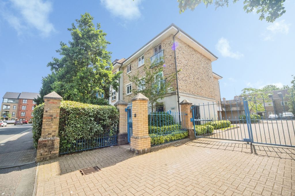 Property photo 1 of 17 Pbox-Img.Jpg