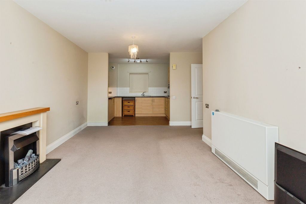 Property photo 2 of 11