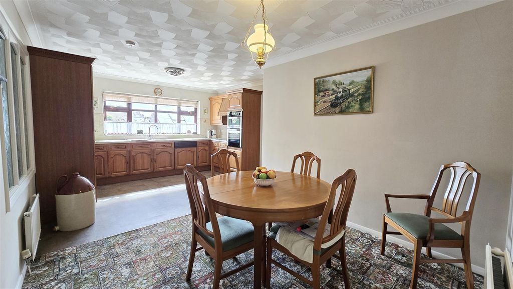 Property photo 2 of 19 Kitchen/Diner