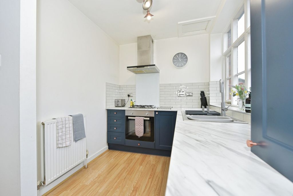 Property photo 3 of 11 Pbox-Img.Jpg