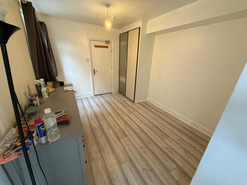 Property photo 2 of 10 3d2E706F-Cbfb-4d00-A747-Beef096E8299.Jpeg