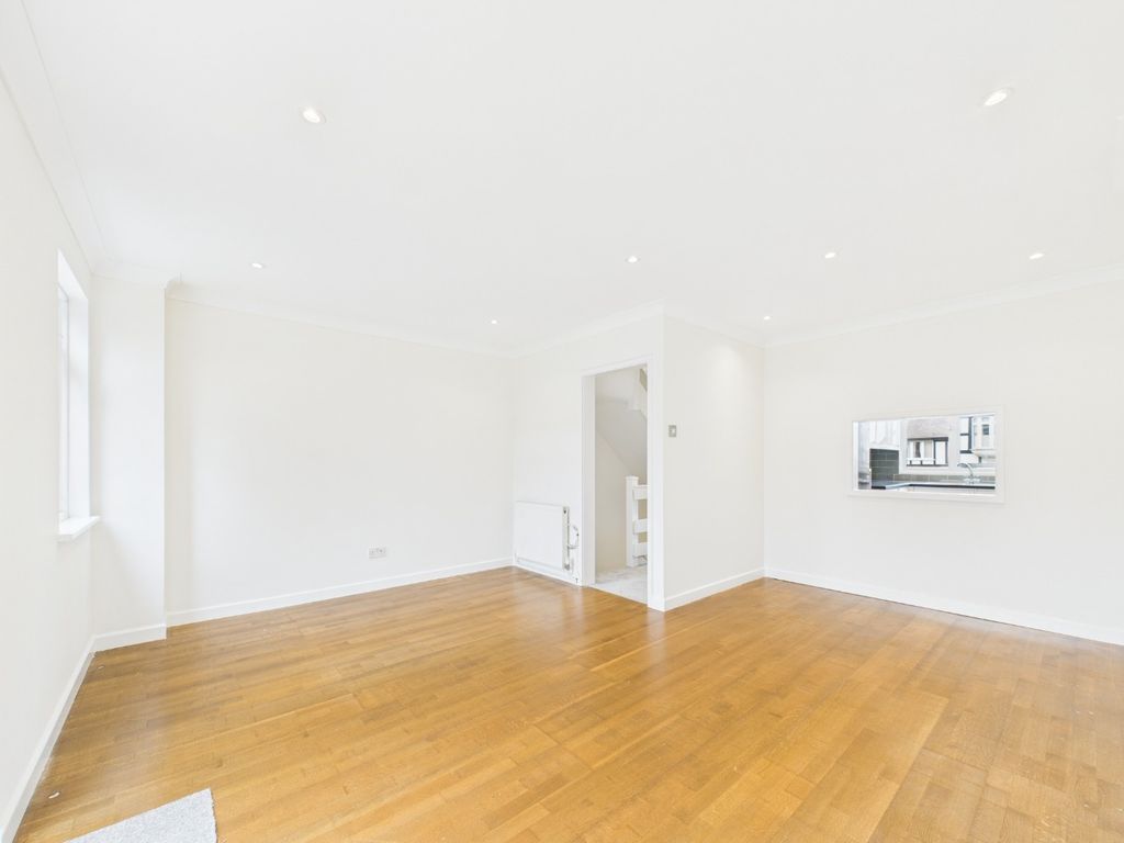 Property photo 3 of 14 3914576