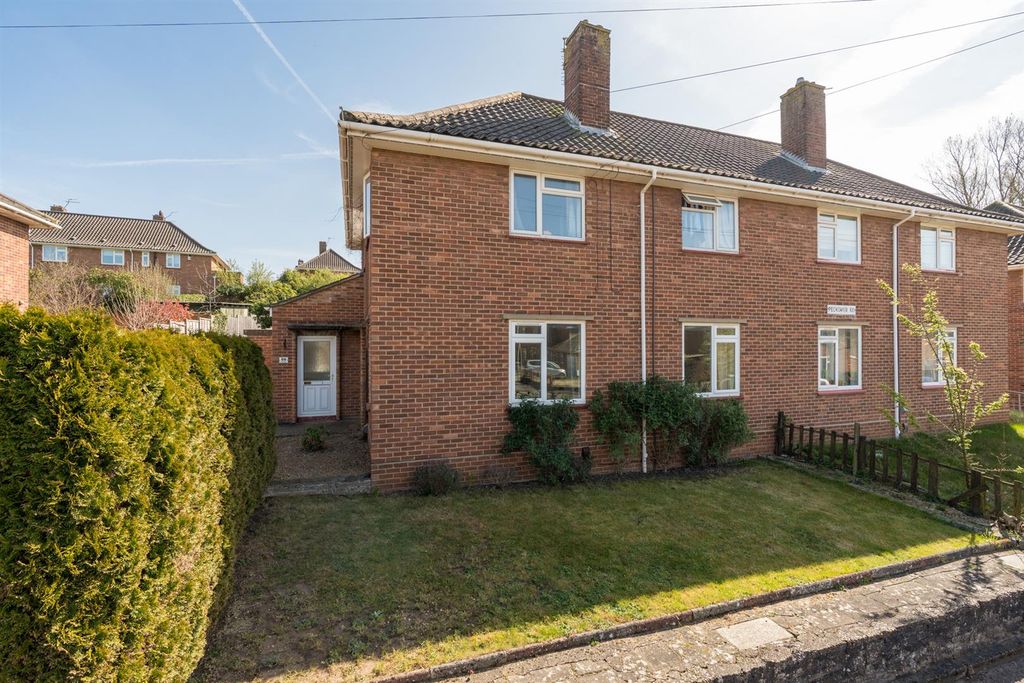 Property photo 1 of 17 57-Peckoverrd-017.Jpg