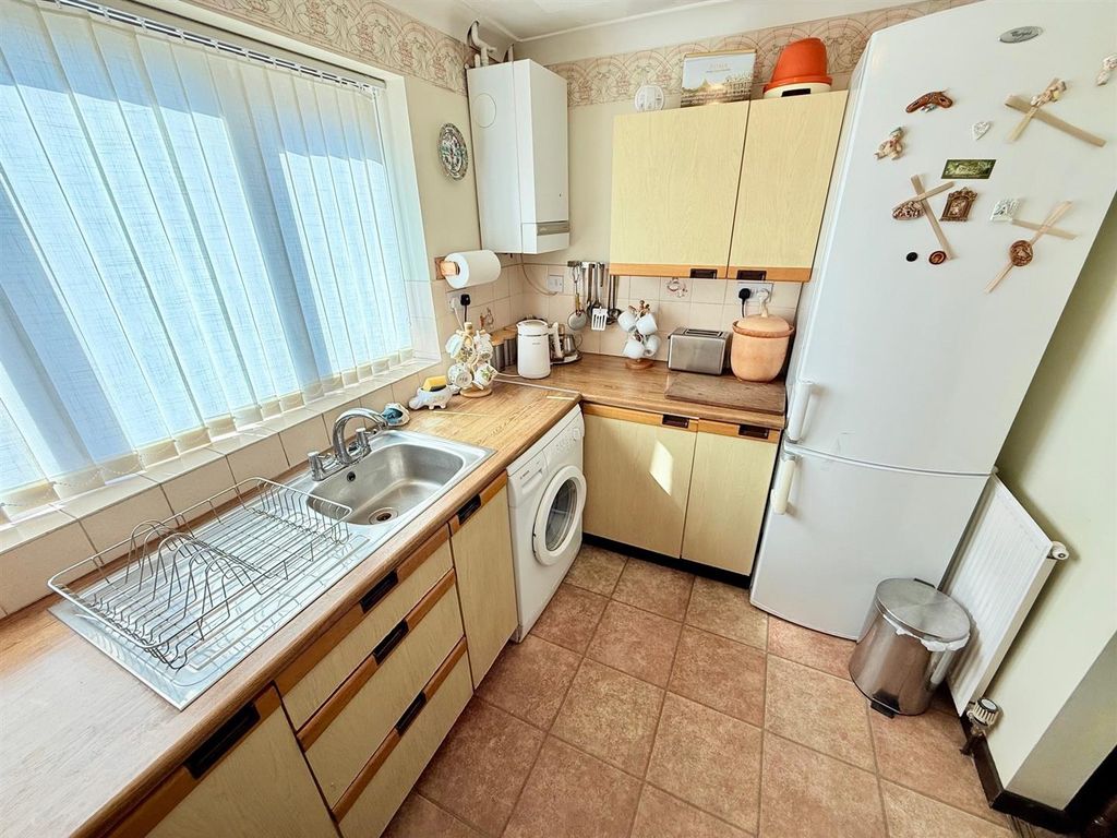 Property photo 2 of 17 Kitchen