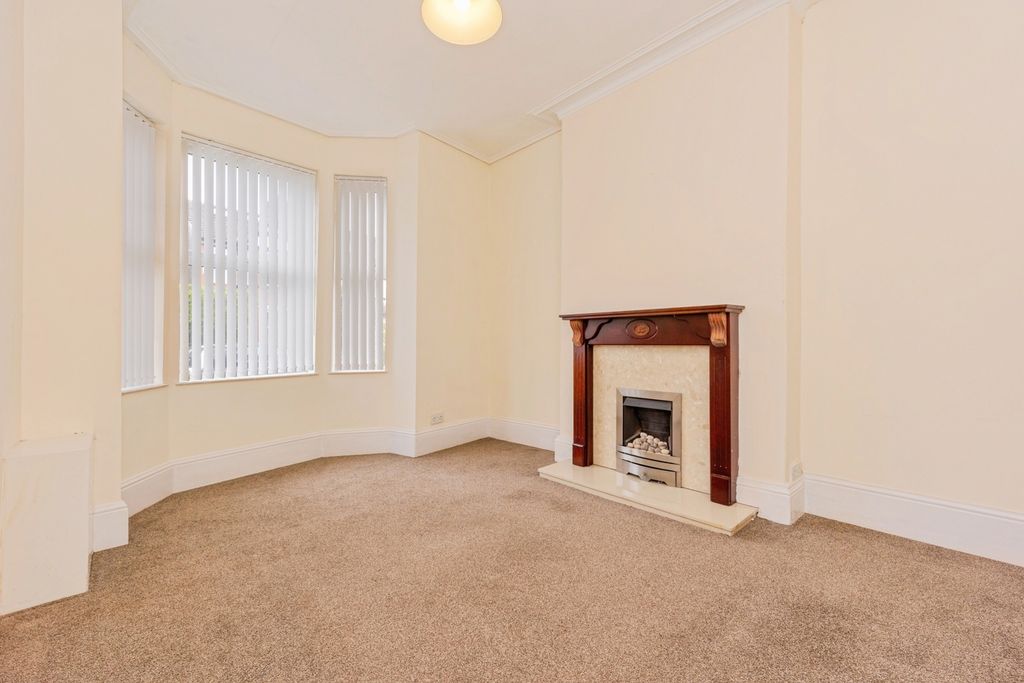 Property photo 2 of 17 Photo