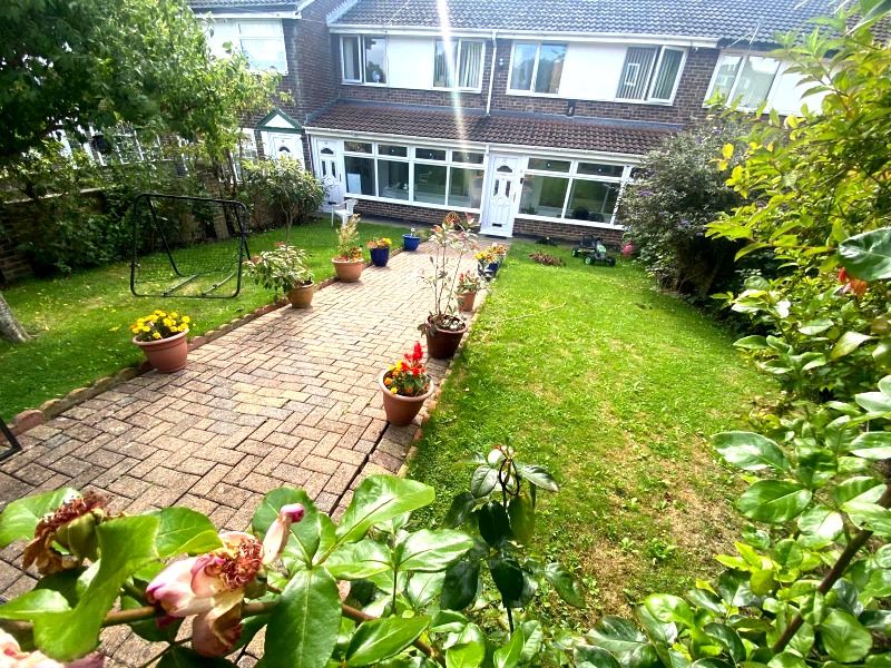 Property photo 2 of 25