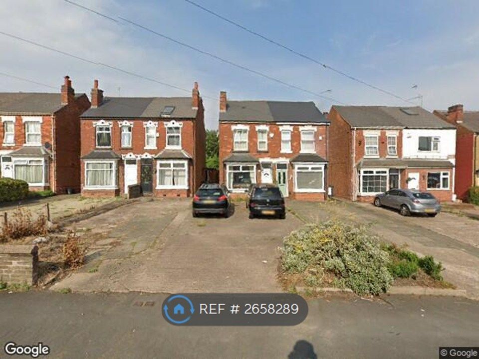 Property photo 1 of 11 Offstreet Parking For 2 Cars