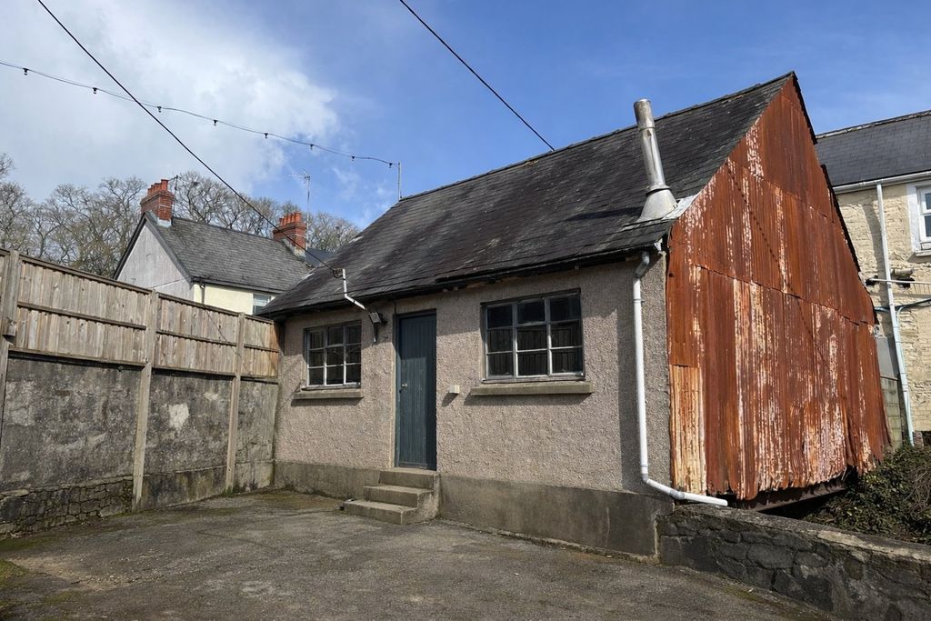 Property photo 3 of 20