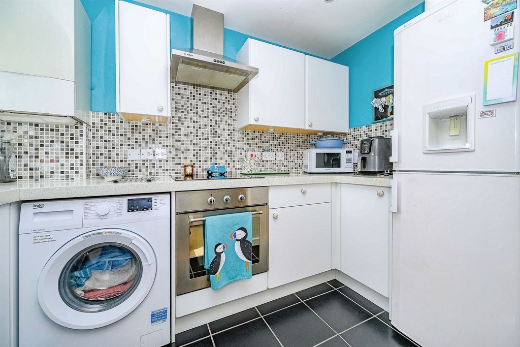 Property photo 2 of 16