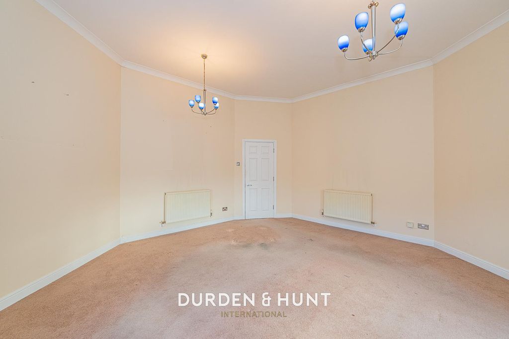 Property photo 3 of 24 Deyncourt-13.Jpg