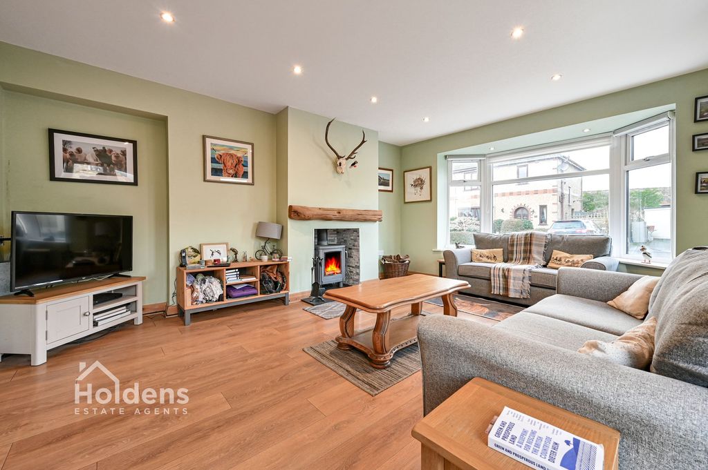 Property photo 3 of 28