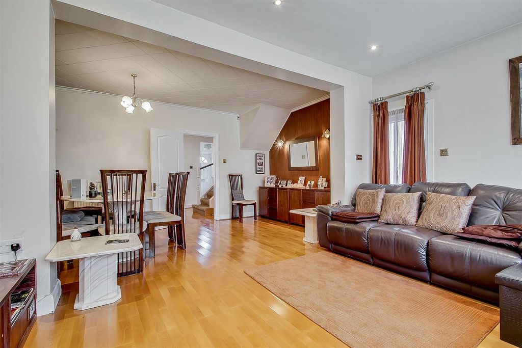 Property photo 3 of 23 G10A6808-G10A6810.Jpg