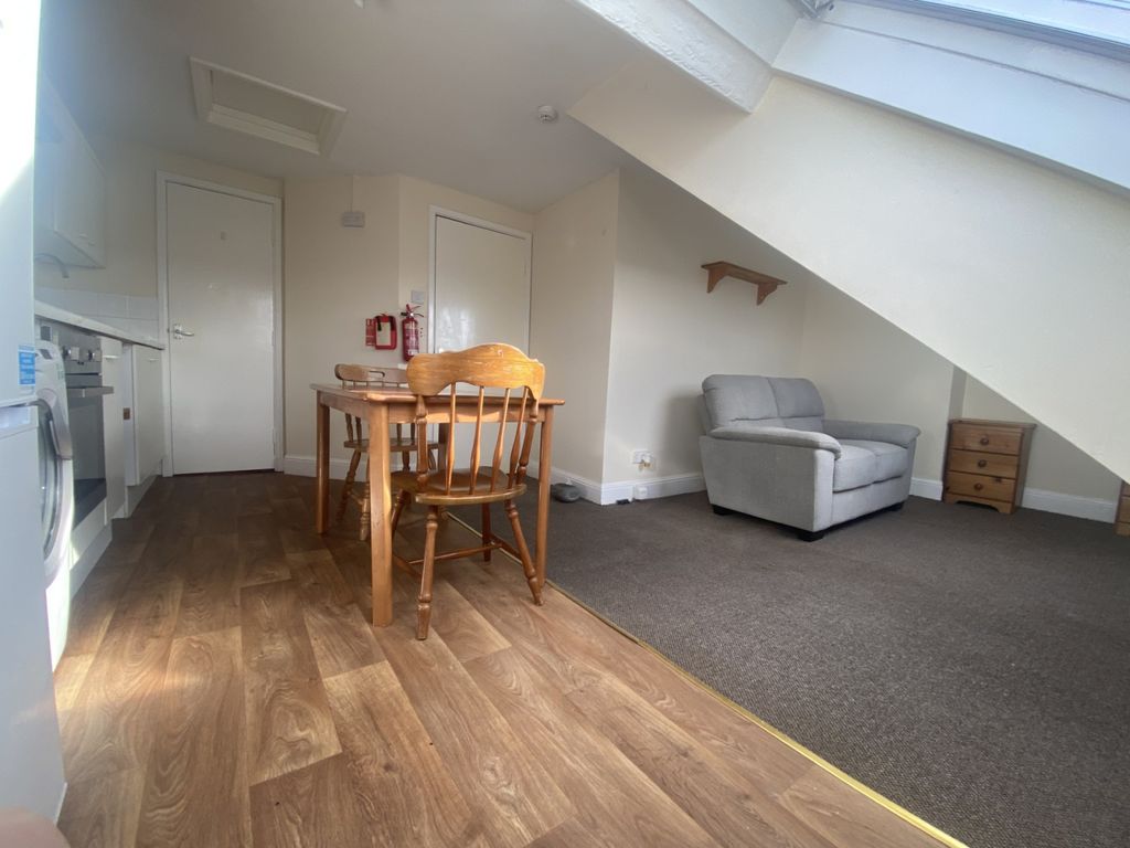 Property photo 3 of 7 Gallery
