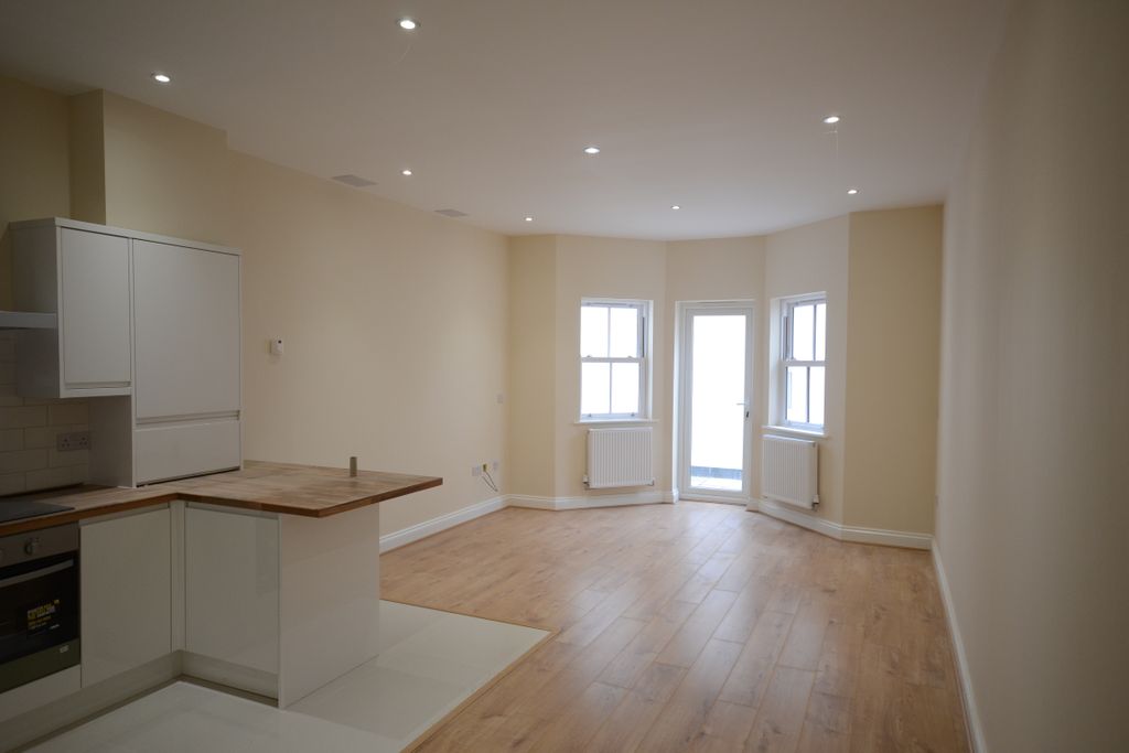 Property photo 2 of 9 Photo 02