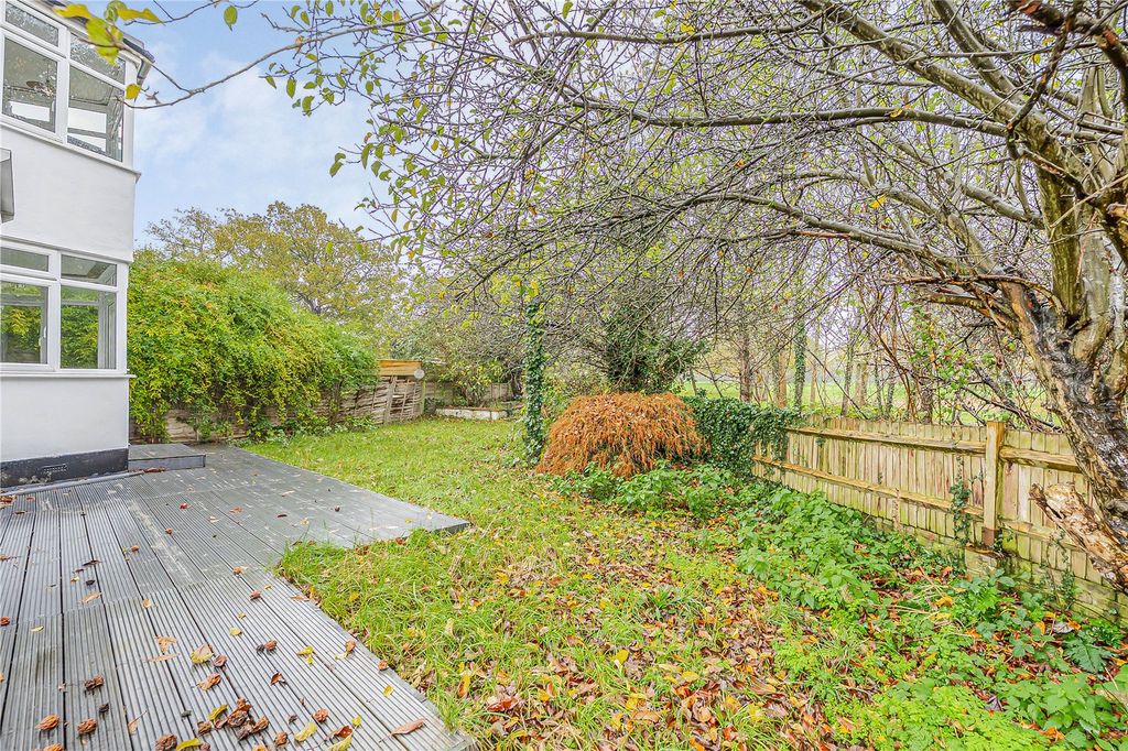 Property photo 2 of 20 Garden