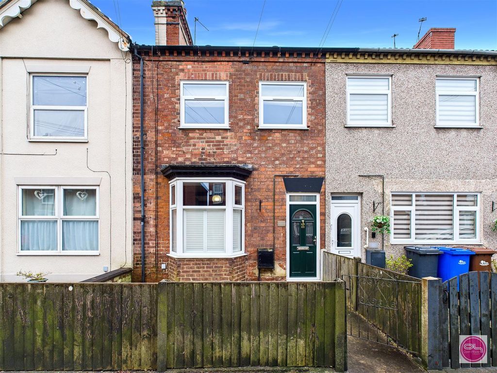 Property photo 1 of 32 Bearwood Hill Road, Winshill (1).Jpg