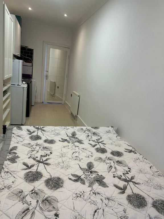 Property photo 3 of 5 Gallery