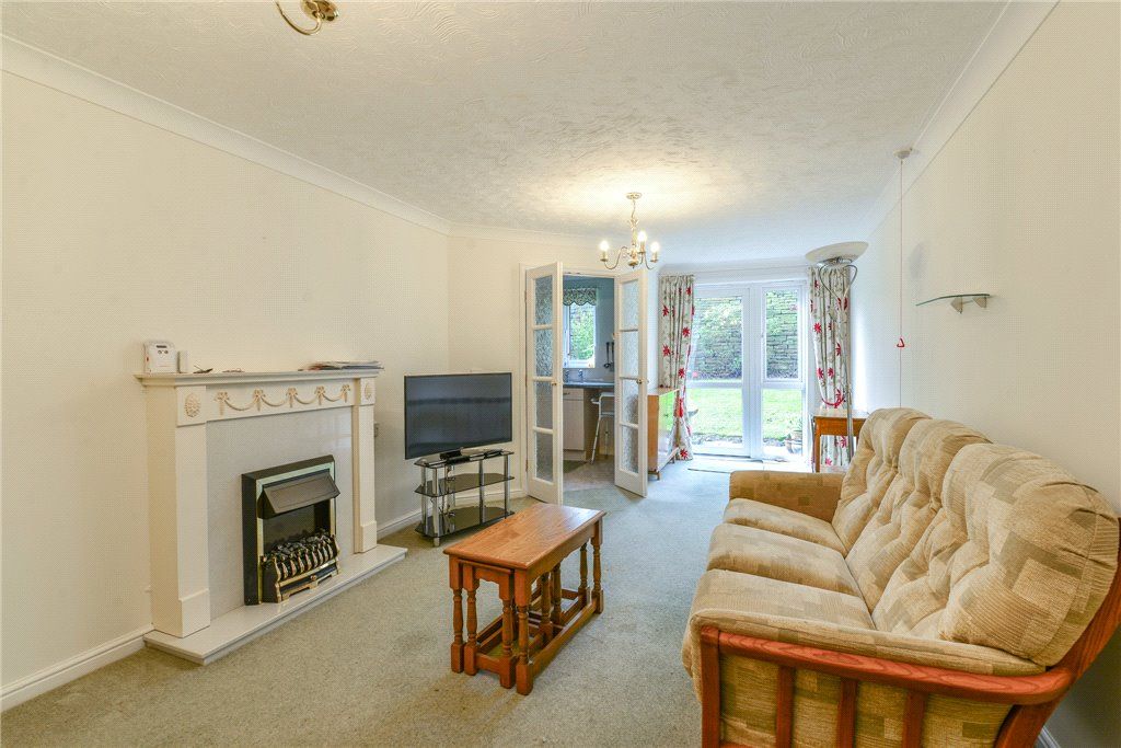 Property photo 3 of 15 Lounge