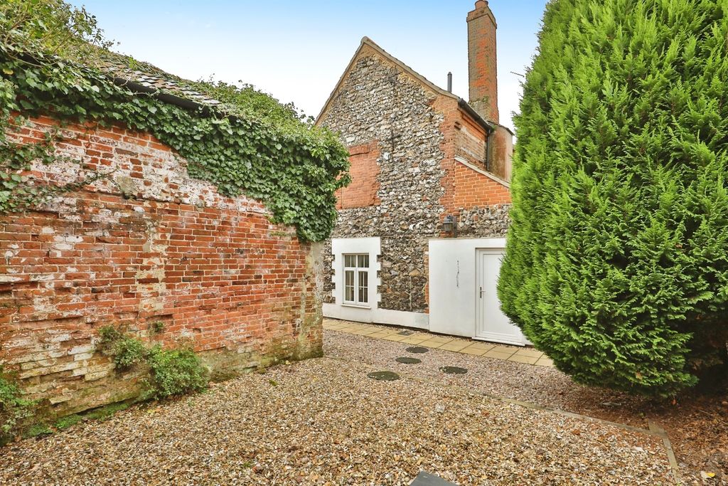 Property photo 1 of 22