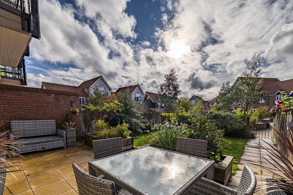 Property photo 3 of 20