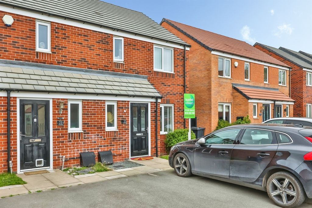 Property photo 1 of 28