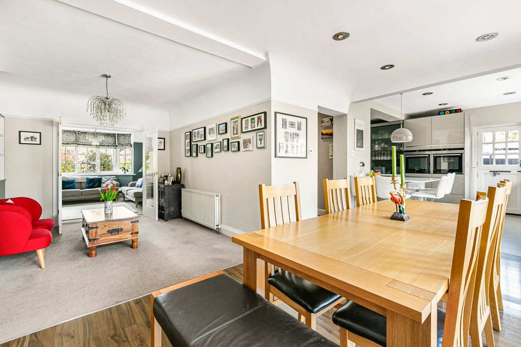 Property photo 2 of 32 Kitchen/Dining Room