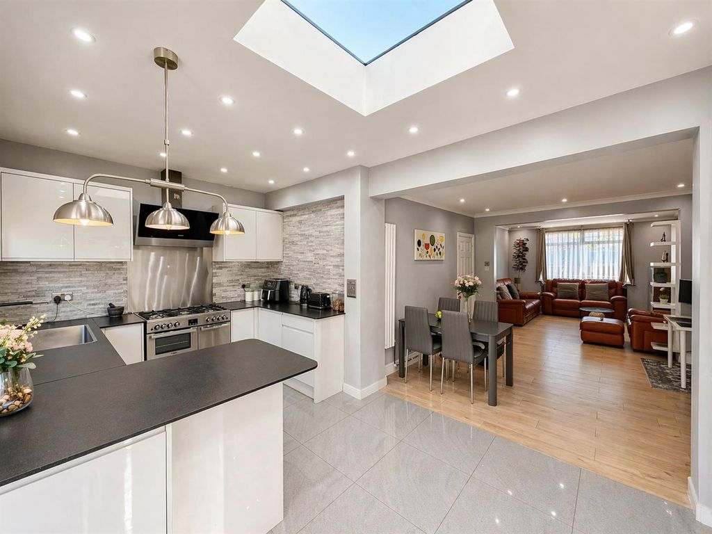 Property photo 2 of 15 Kitchen