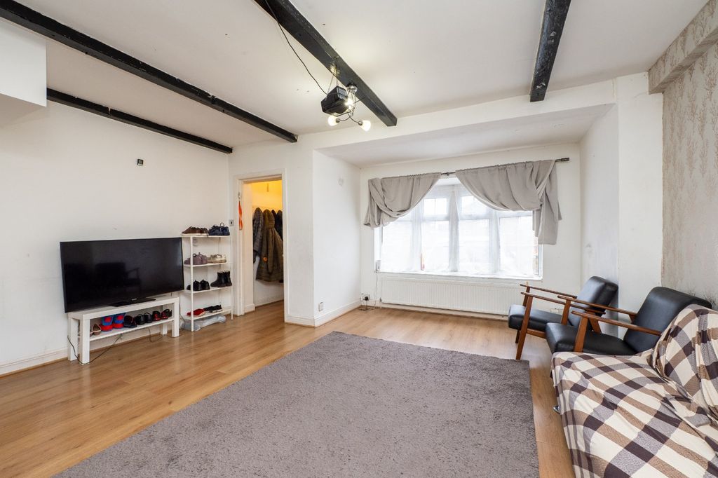 Property photo 2 of 17 Picture No. 03