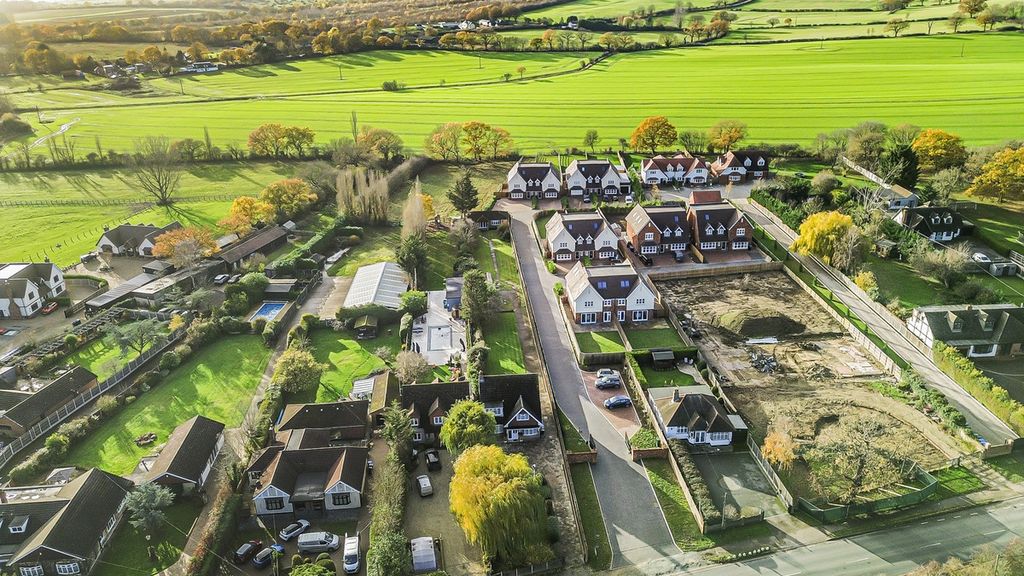 Property photo 2 of 24