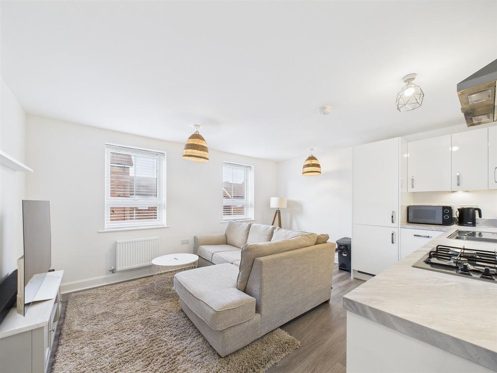 Property photo 2 of 8