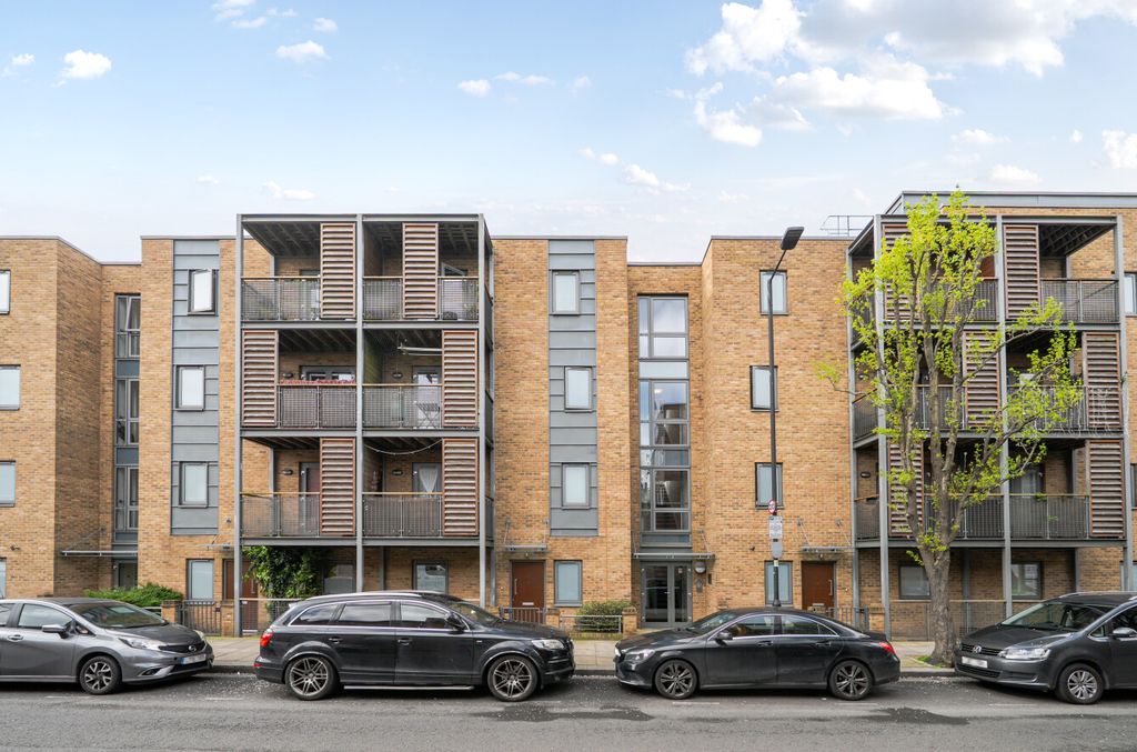 Property photo 1 of 9