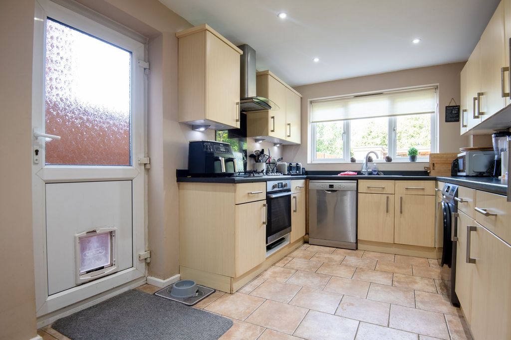 Property photo 3 of 24