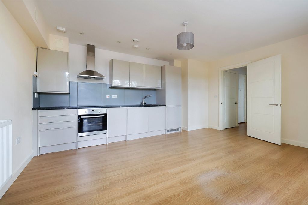 Property photo 3 of 9 Kitchen