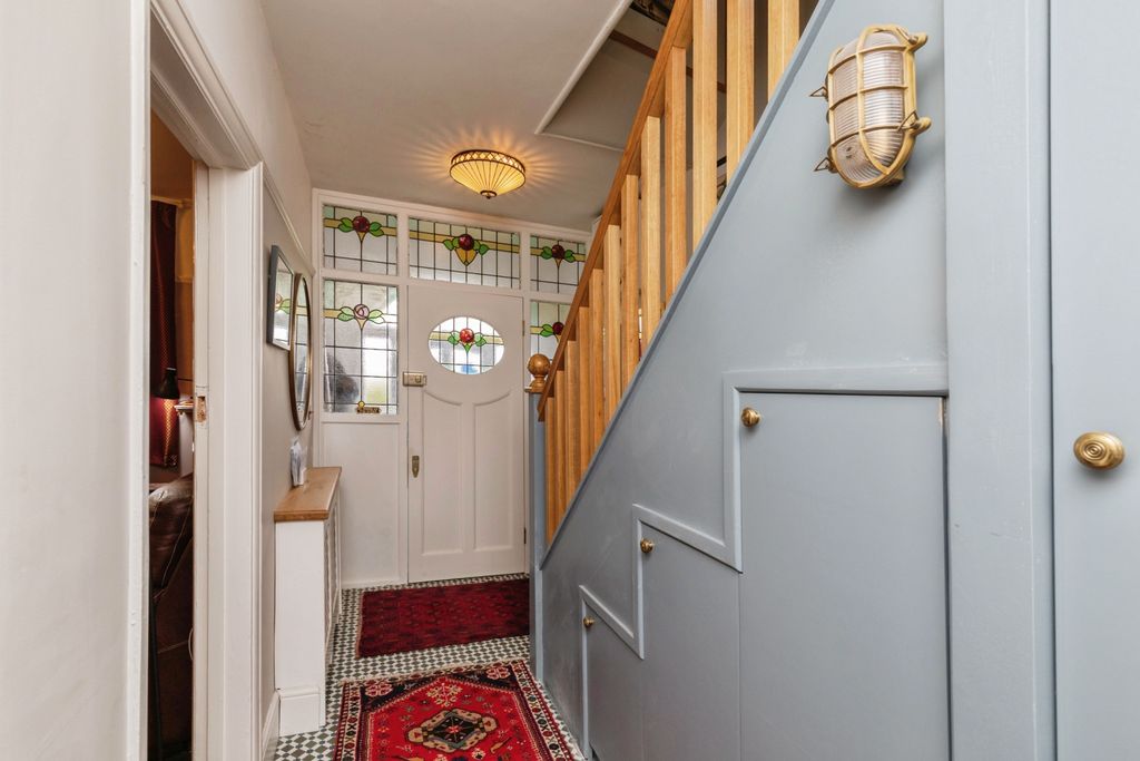 Property photo 2 of 20 Entrance Hallway